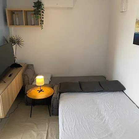 Modern And Bright By Marina Apartment